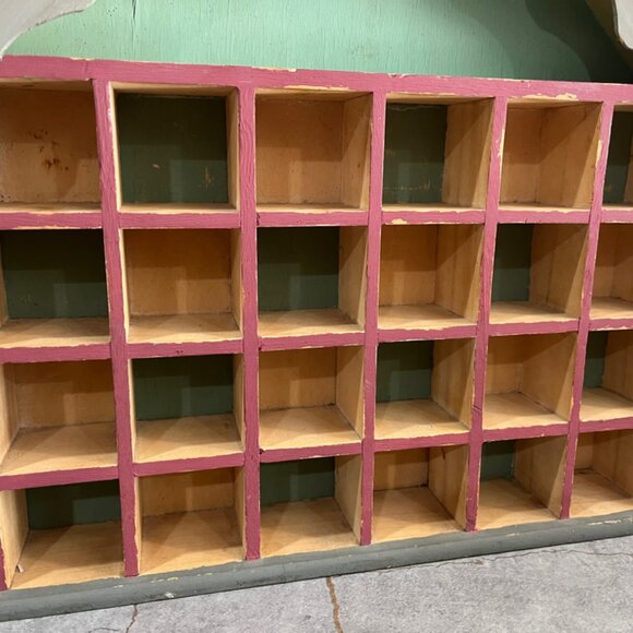 Vintage Curiosity Display Case- 24 1”x1” squares and top display-BEAUTIFUL - Picture 5 of 6